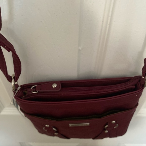 Elegant Burgundy Crossbody Bag - Picture 8 of 11